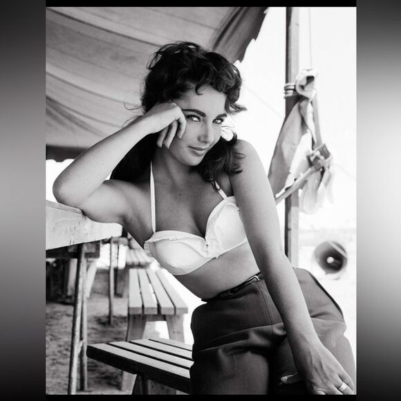 🎁 RARE Set of 5 Elizabeth Taylor UNSCRIPTED Portrait B&W photo Print wall Art - Picture 1 of 6